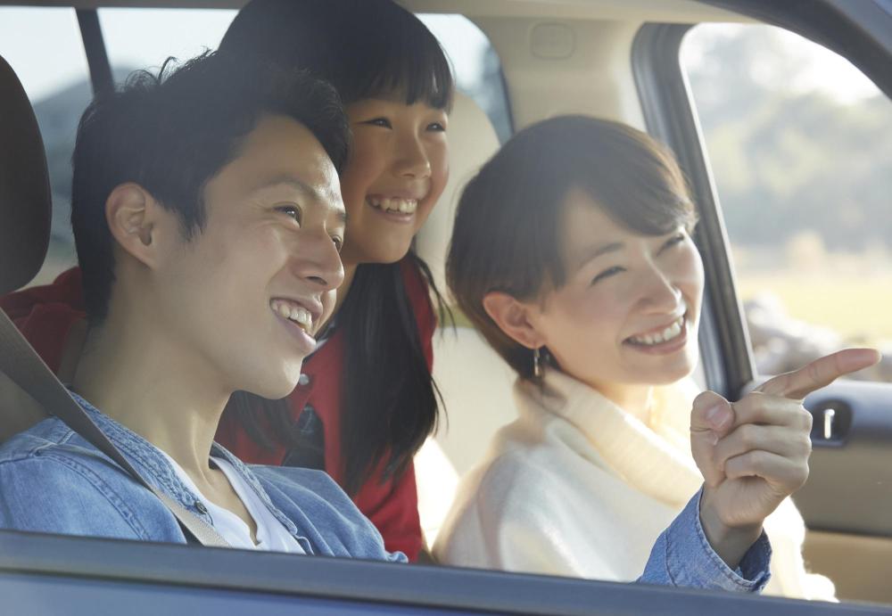 お出かけで学校を休ませてもいい？ 8割の保護者が賛成と回答した理由